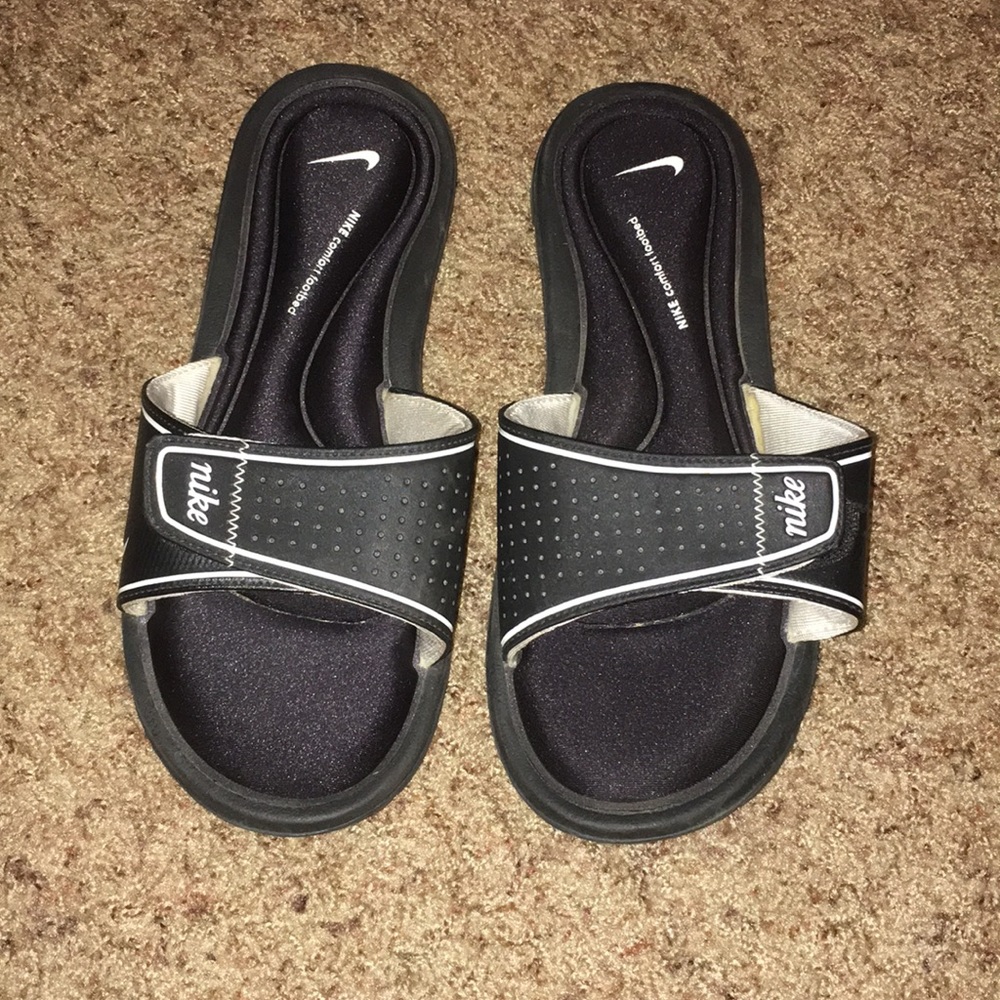 BRAND NEW nike slides